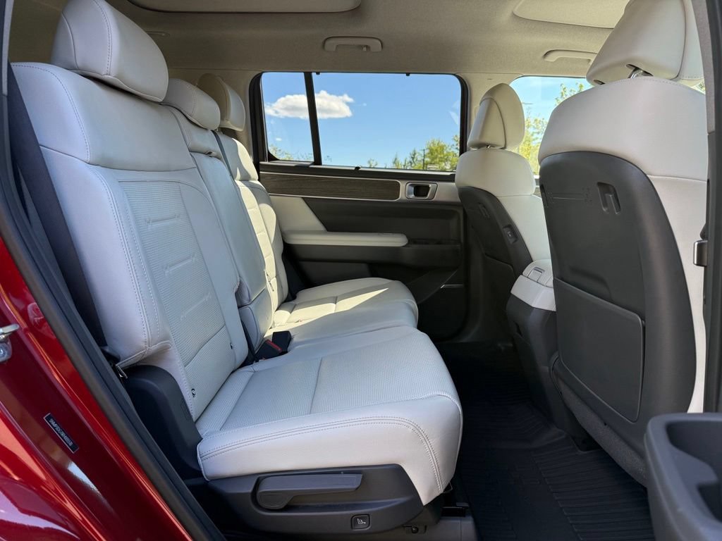 Used 2024 Hyundai Santa Fe Limited AWD/4WD image 18