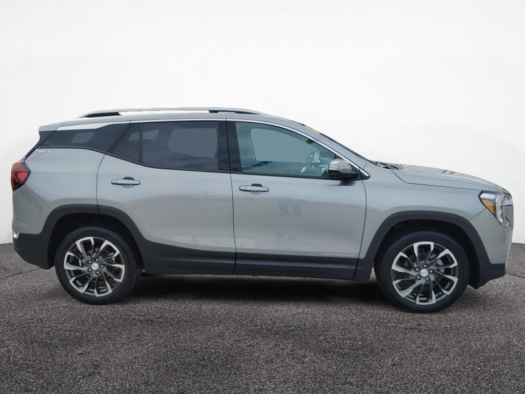 Used 2023 GMC Terrain SLT w/ Tech Package image 8
