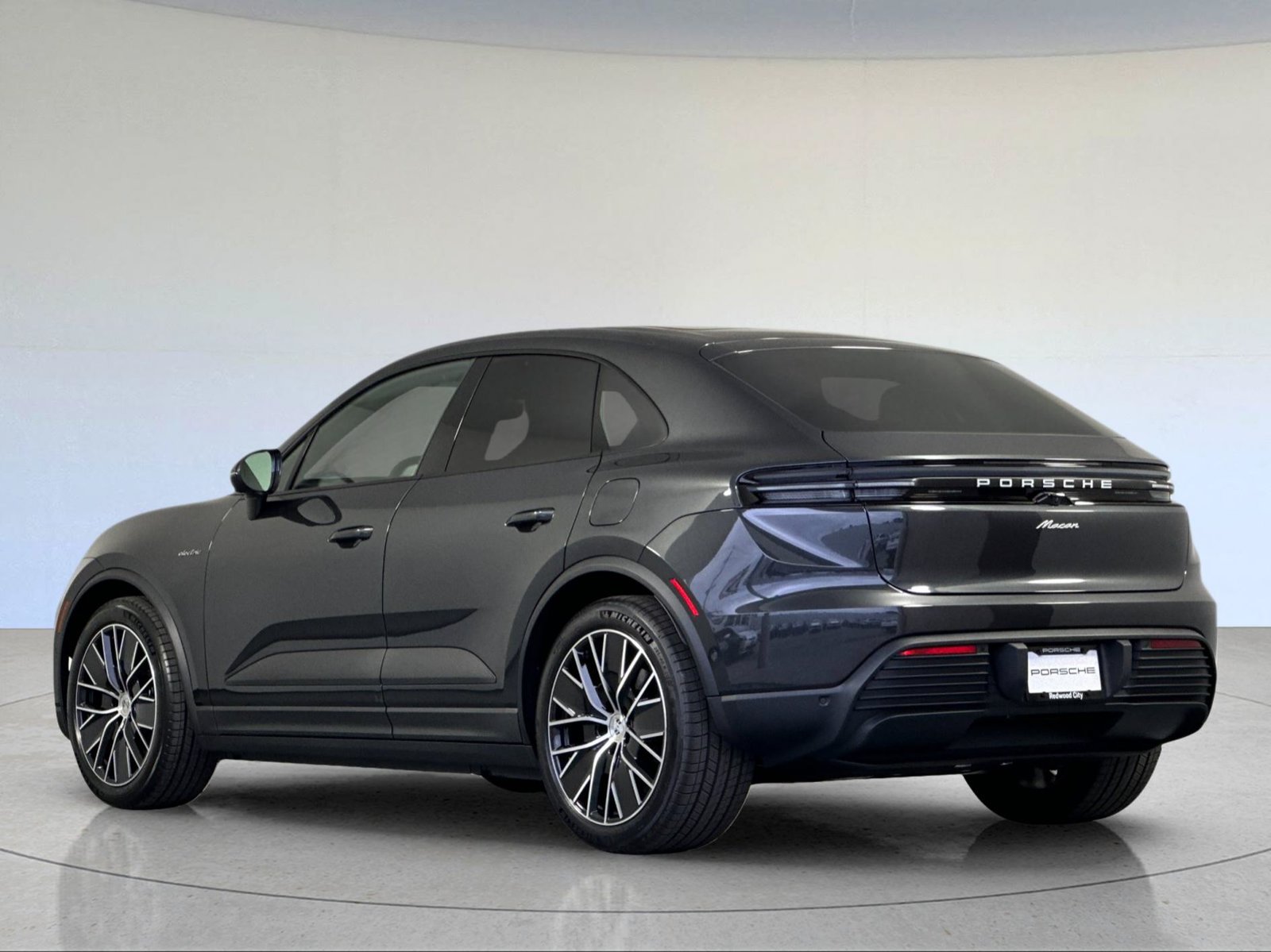 New 2026 Porsche Macan Electric RWD image 3