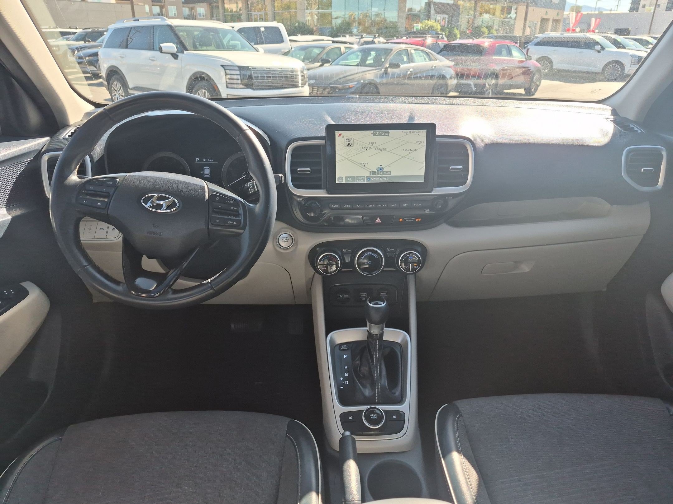 Used 2021 Hyundai Venue FWD image 26