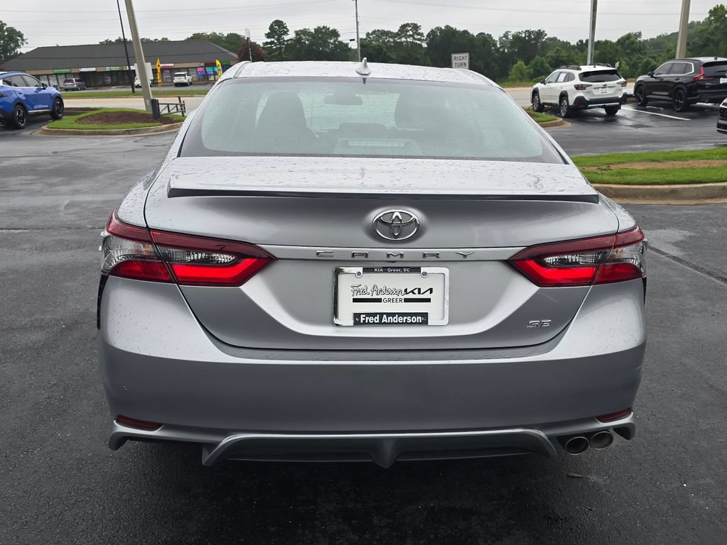 Used 2024 Toyota Camry SE FWD image 4