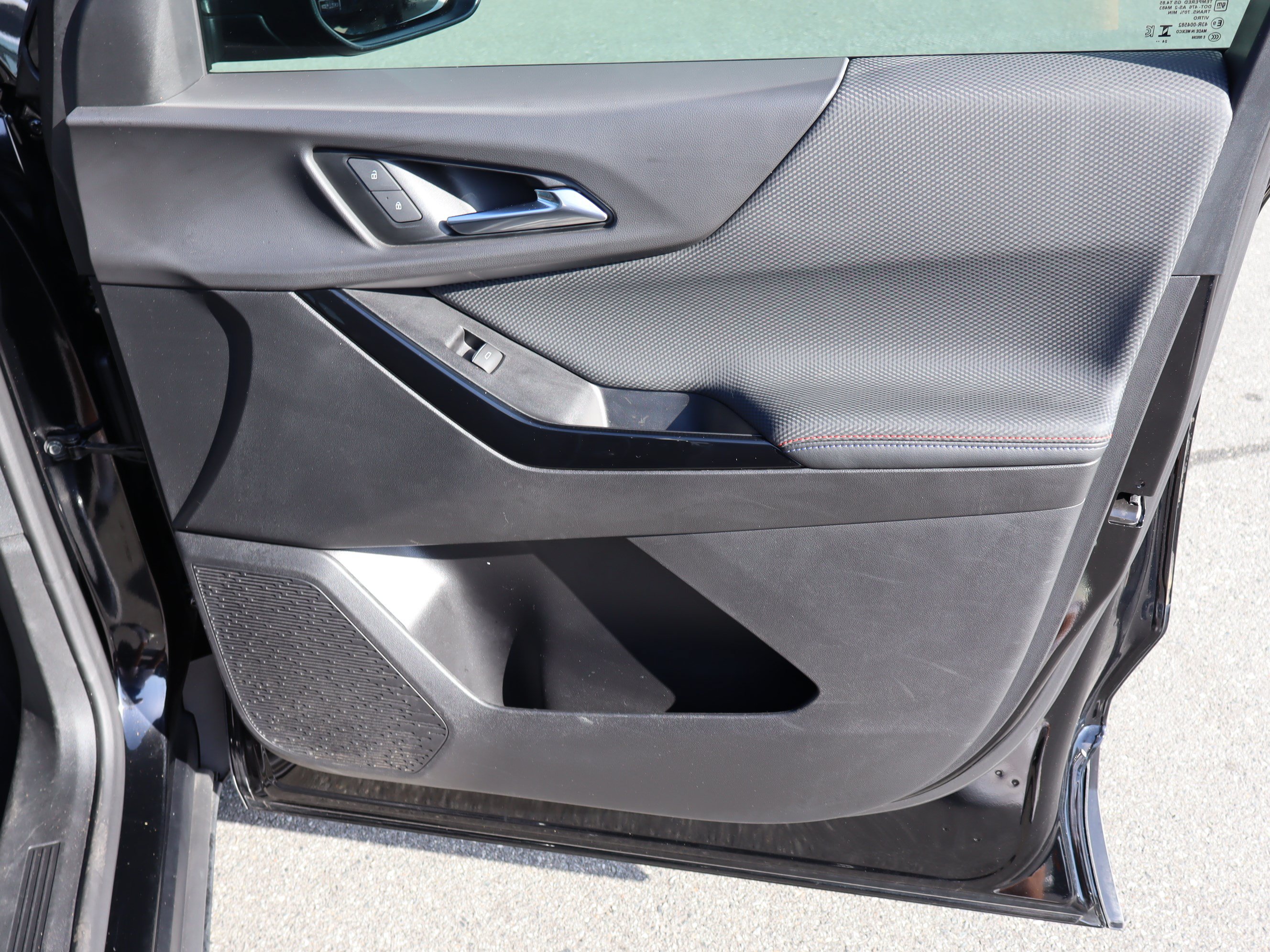 Used 2025 Chevrolet Equinox RS w/ Convenience Package III FWD image 37