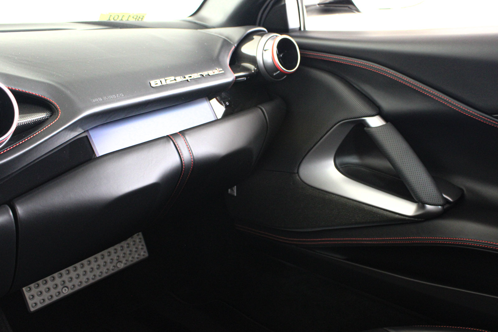 Used 2020 Ferrari 812 Superfast RWD image 46