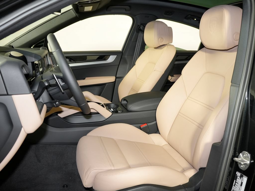 New 2026 Porsche Cayenne Coupe AWD/4WD image 5