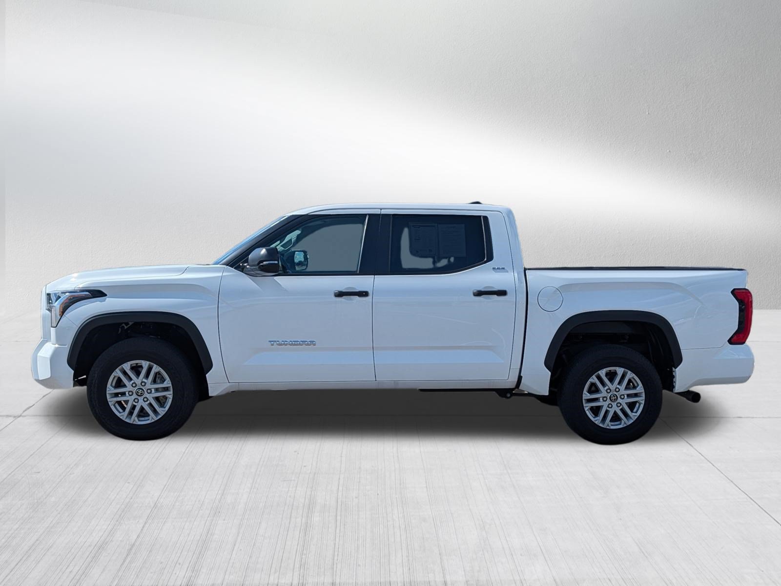 Used 2024 Toyota Tundra SR5 w/ SR5 Convenience Package AWD/4WD image 4