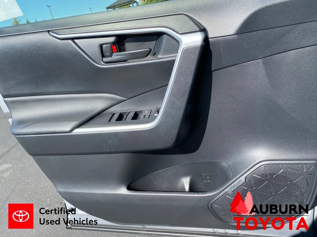 Certified 2024 Toyota RAV4 LE AWD/4WD image 33