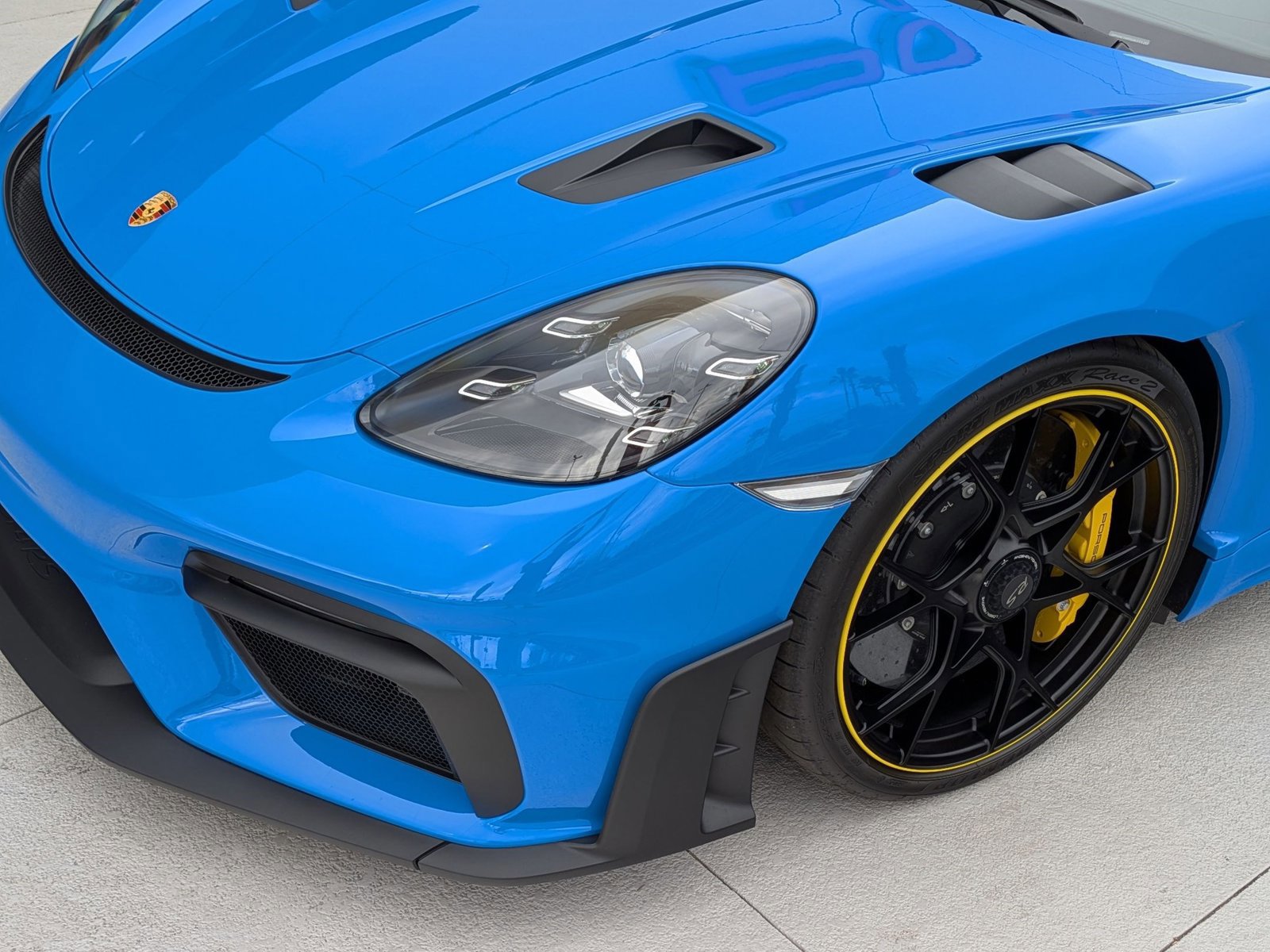Certified 2025 Porsche 718 Cayman GT4 RS image 12