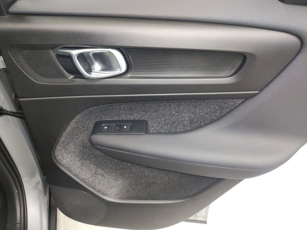 Used 2024 Volvo XC40 B5 Ultimate w/ Climate Package AWD/4WD image 14