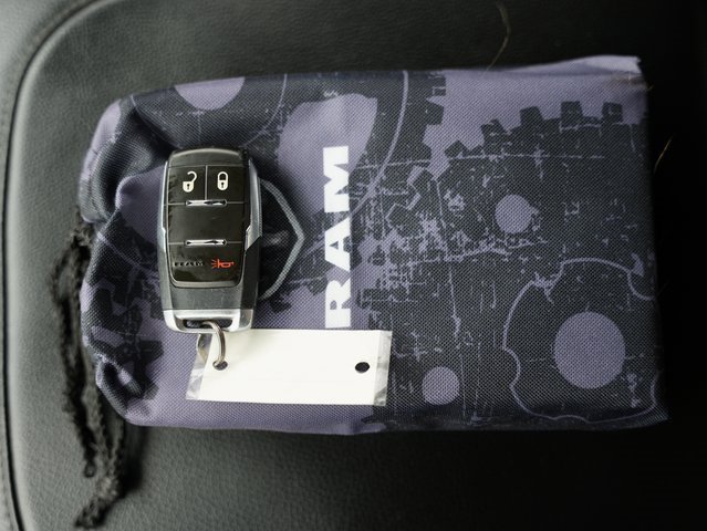 Used 2022 RAM 3500 Big Horn image 33