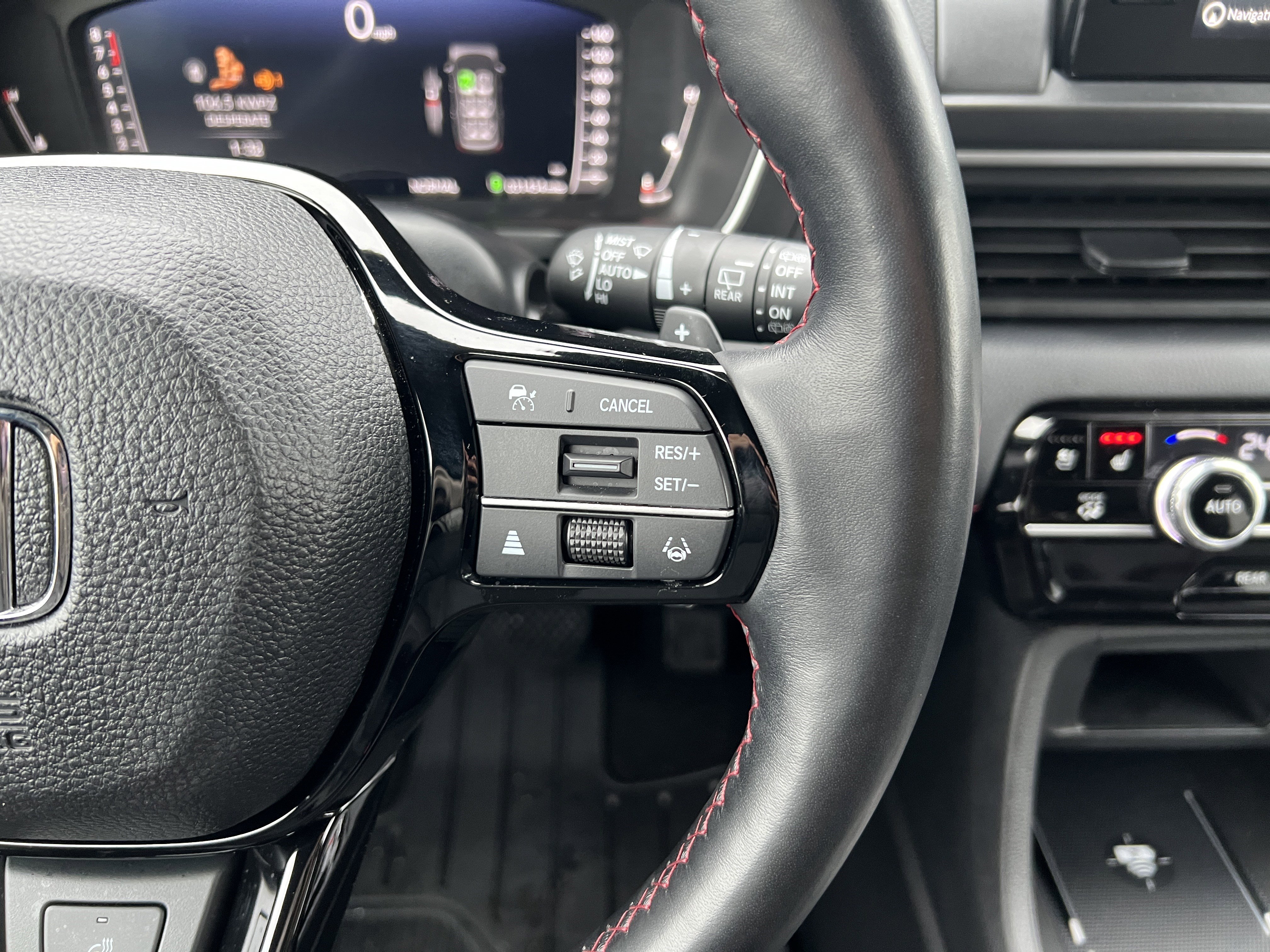 Used 2025 Honda Pilot Black Edition image 31