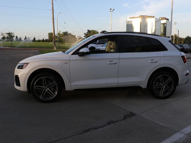 Used 2023 Audi Q5 e Prestige w/ Prestige Package AWD/4WD image 4