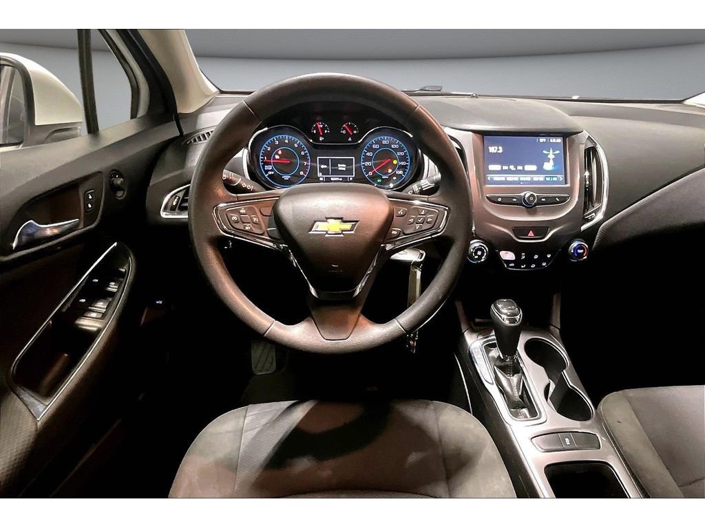 Used 2018 Chevrolet Cruze LT FWD image 7