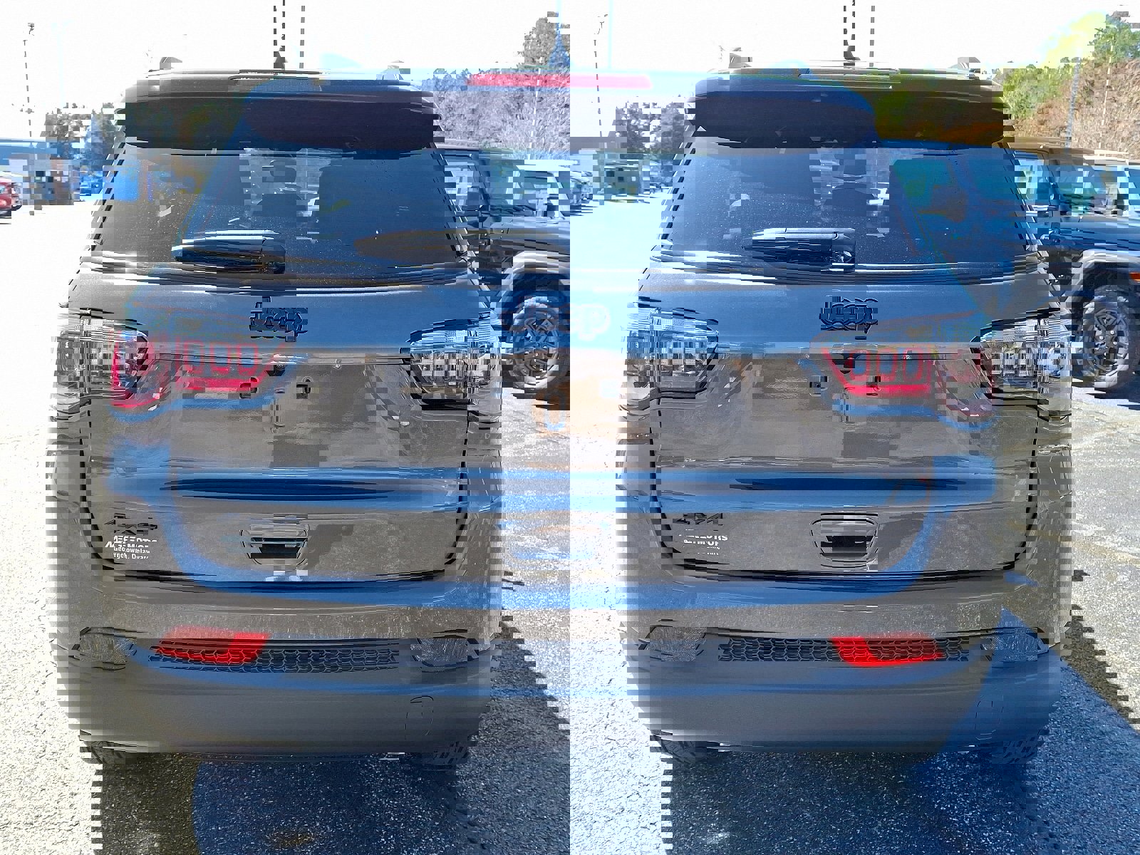 Used 2024 Jeep Compass Latitude w/ Convenience Group image 5