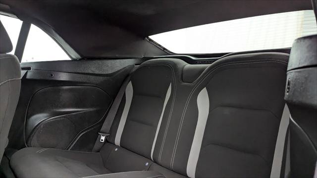 Used 2020 Chevrolet Camaro LT image 16