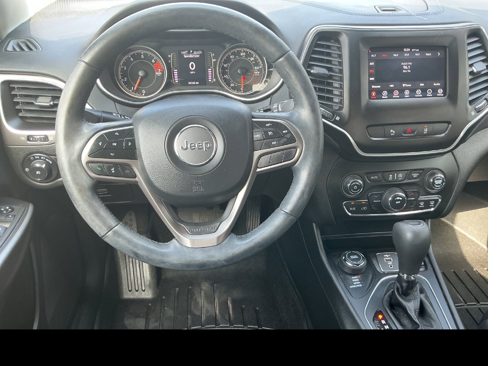 Used 2021 Jeep Cherokee Latitude Plus AWD/4WD image 14