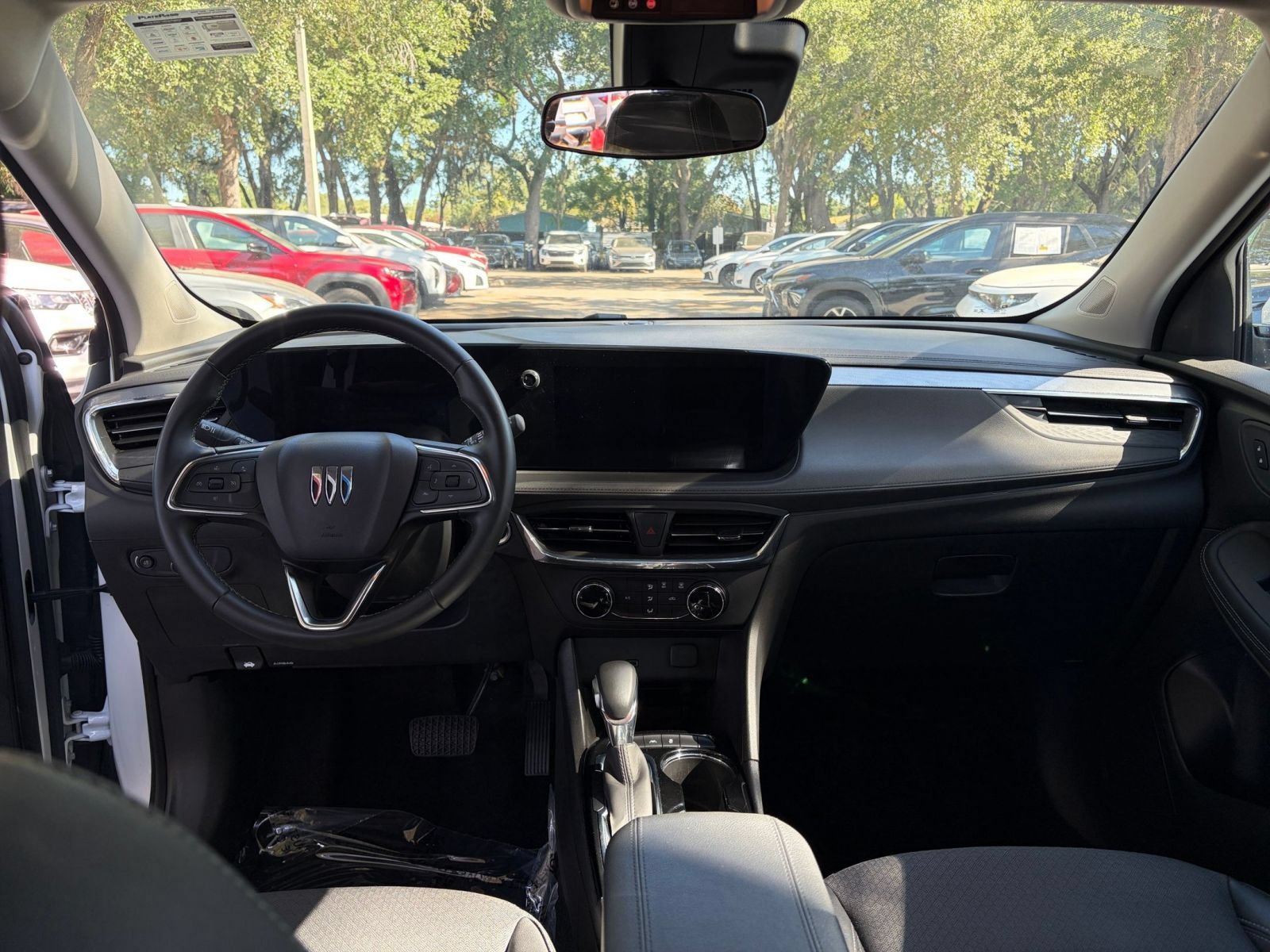 Used 2025 Buick Encore GX Preferred FWD image 32
