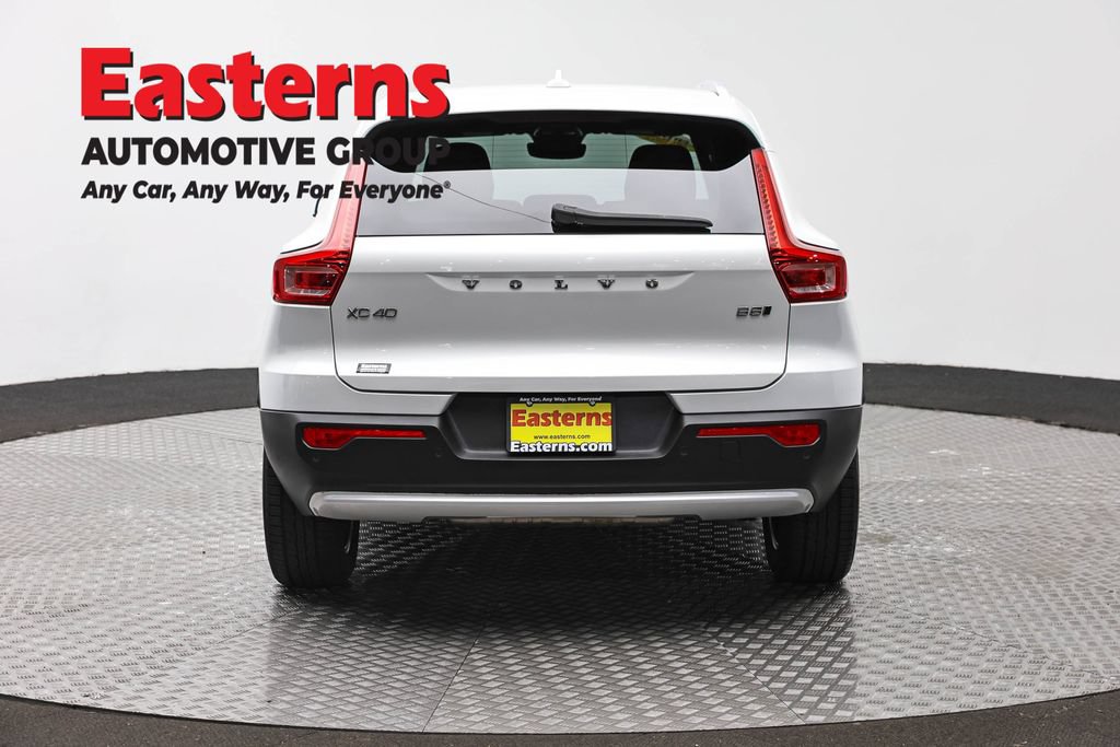 Used 2023 Volvo XC40 B5 Core AWD/4WD image 6