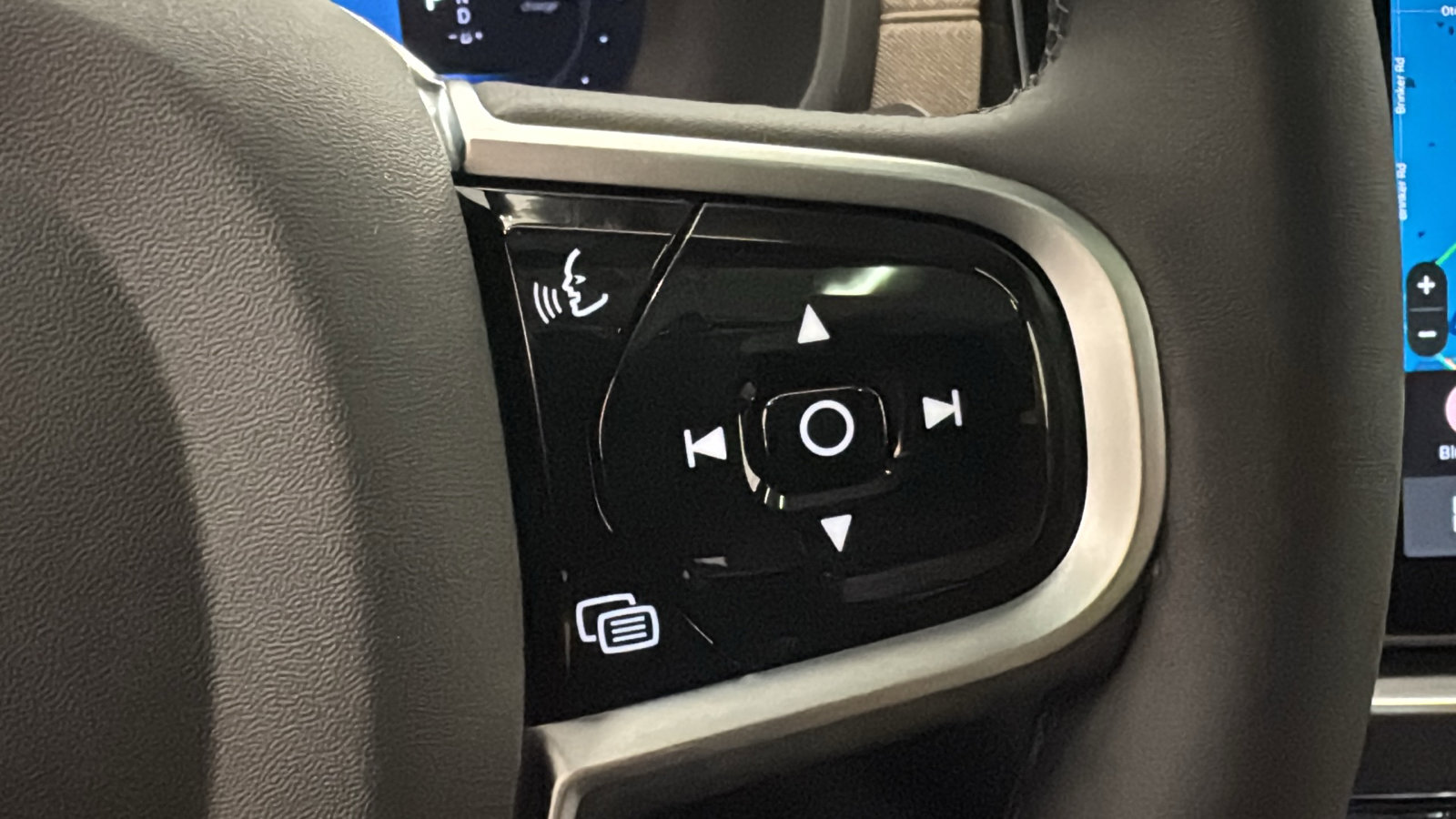 New 2026 Volvo XC90 T8 Plus w/ Protection Package Premier AWD/4WD image 14