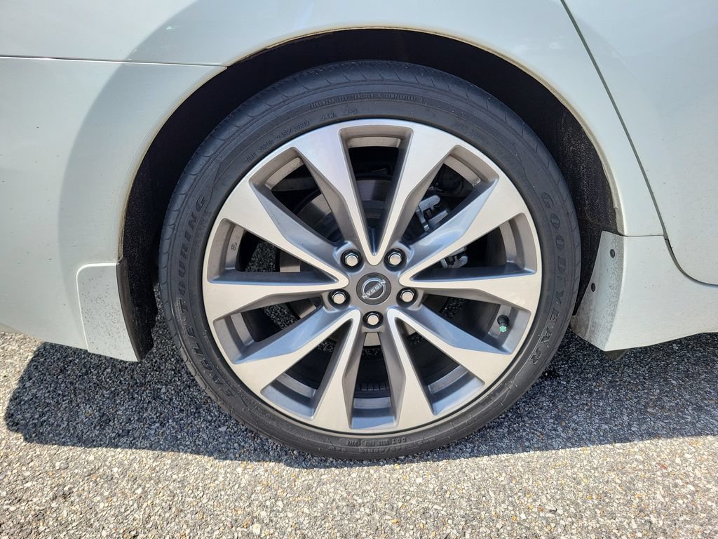 Used 2023 Nissan Maxima Platinum w/ Sport Mat Group FWD image 28
