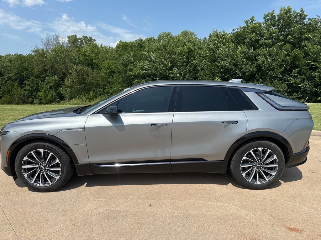 Certified 2024 Cadillac Lyriq Sport image 2