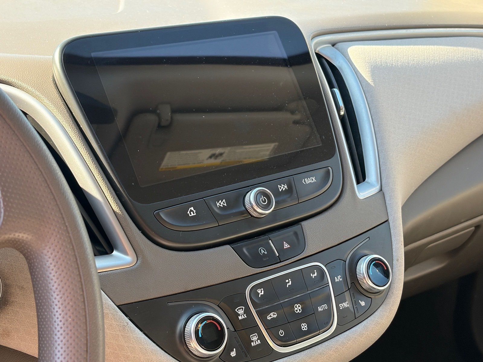 Used 2022 Chevrolet Malibu LT FWD image 13