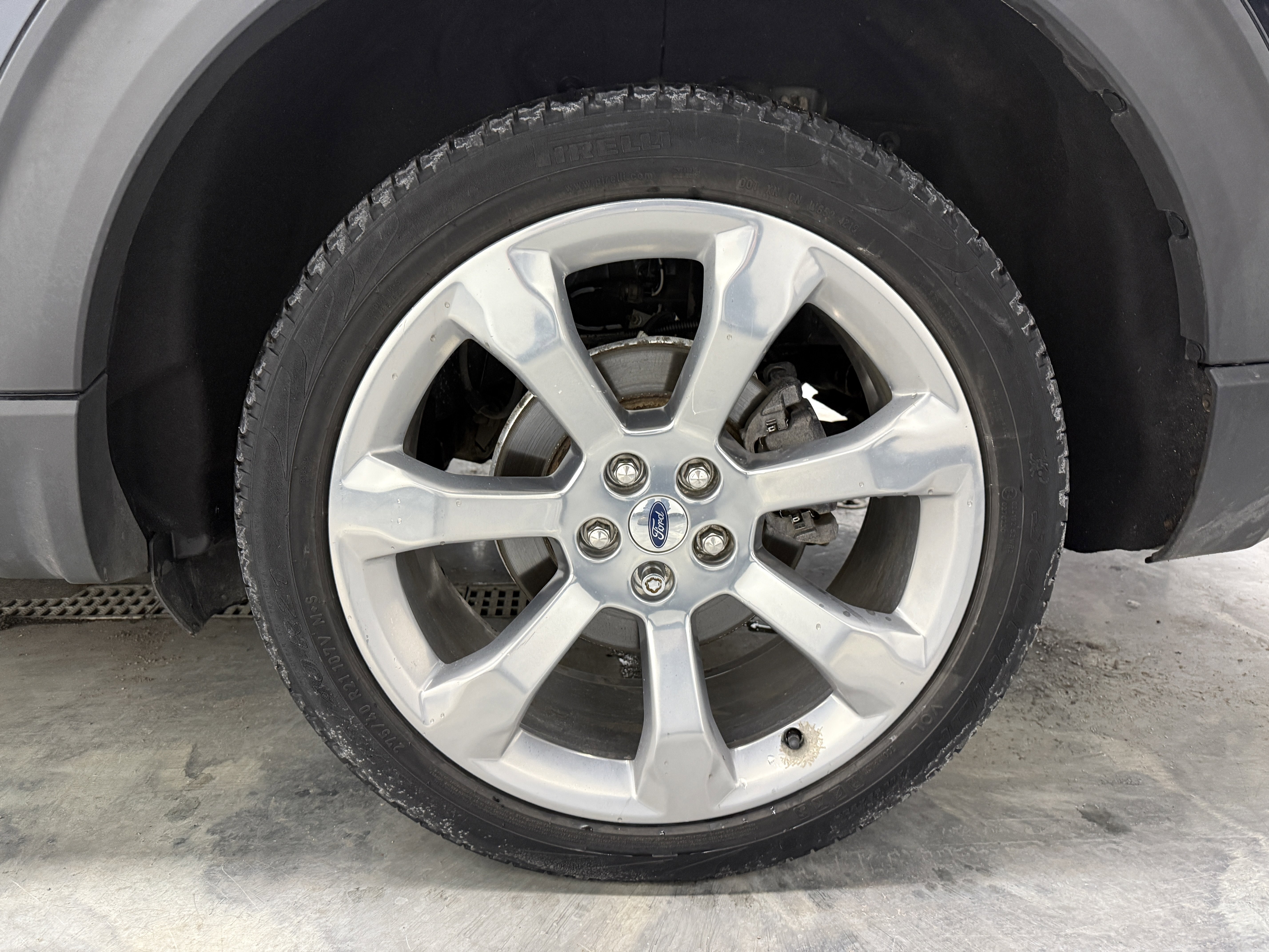 Used 2020 Ford Explorer Platinum image 32