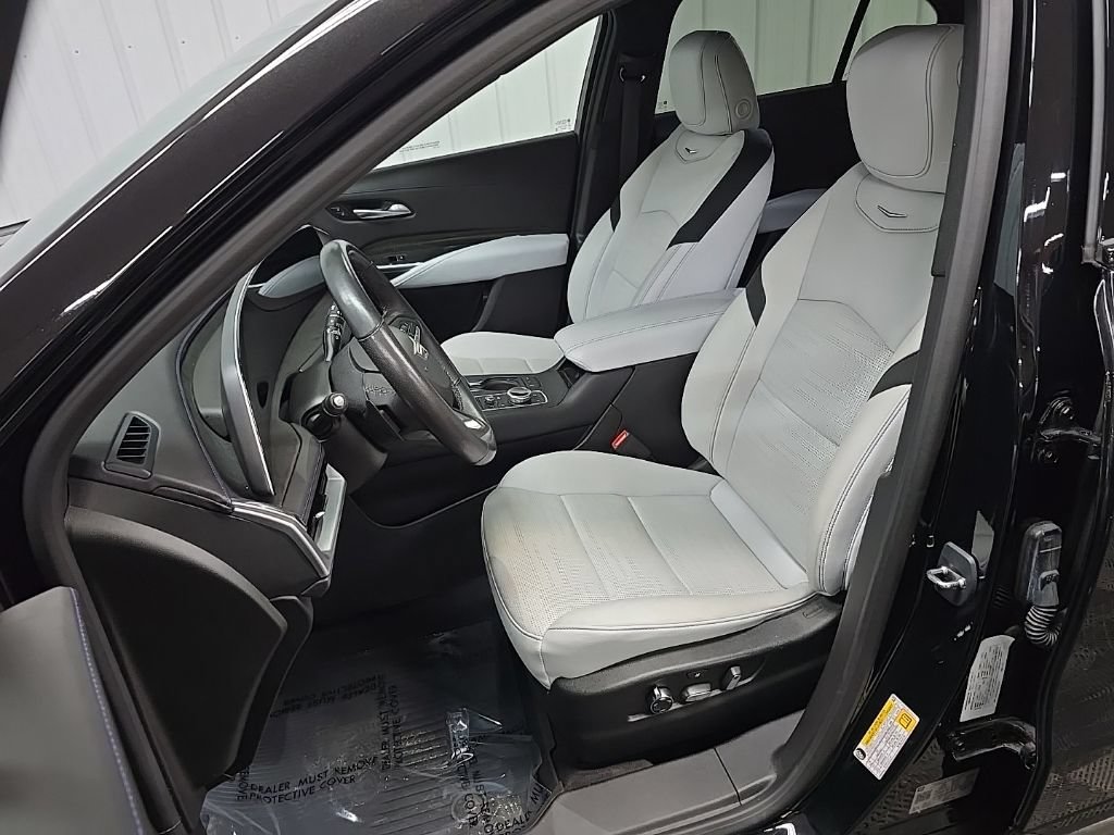 Used 2024 Cadillac XT4 Sport AWD/4WD image 30