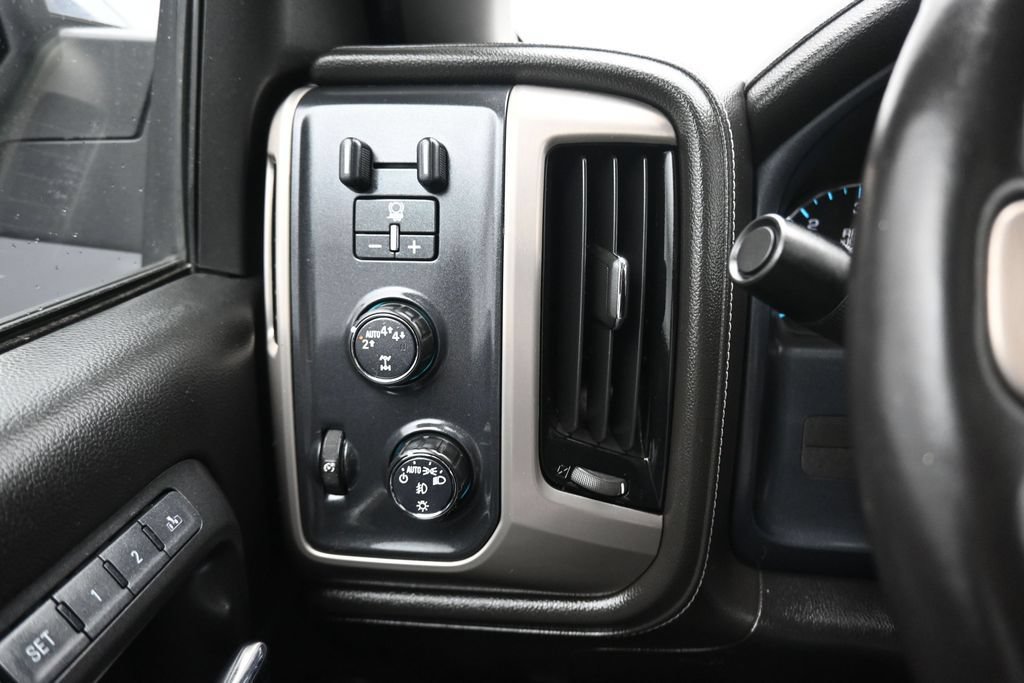 Used 2018 GMC Sierra 1500 Denali w/ Denali Ultimate Package AWD/4WD image 27