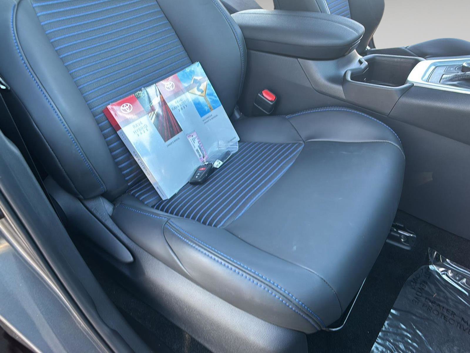 Used 2025 Toyota RAV4 XSE w/ Advanced Technology Package image 11