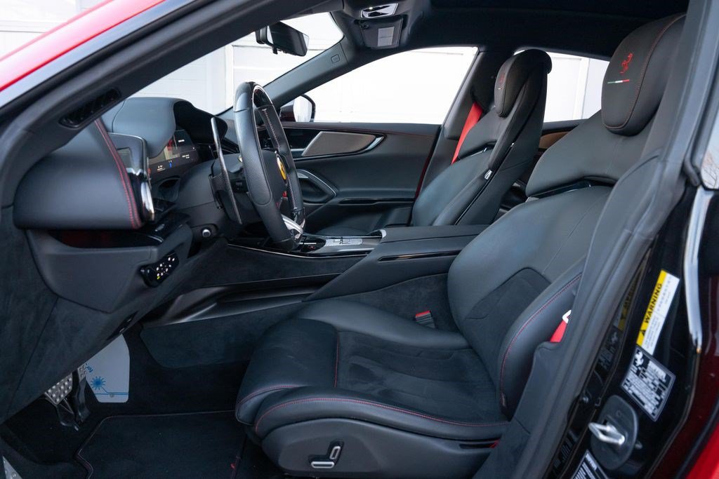 Used 2025 Ferrari Purosangue AWD/4WD image 30