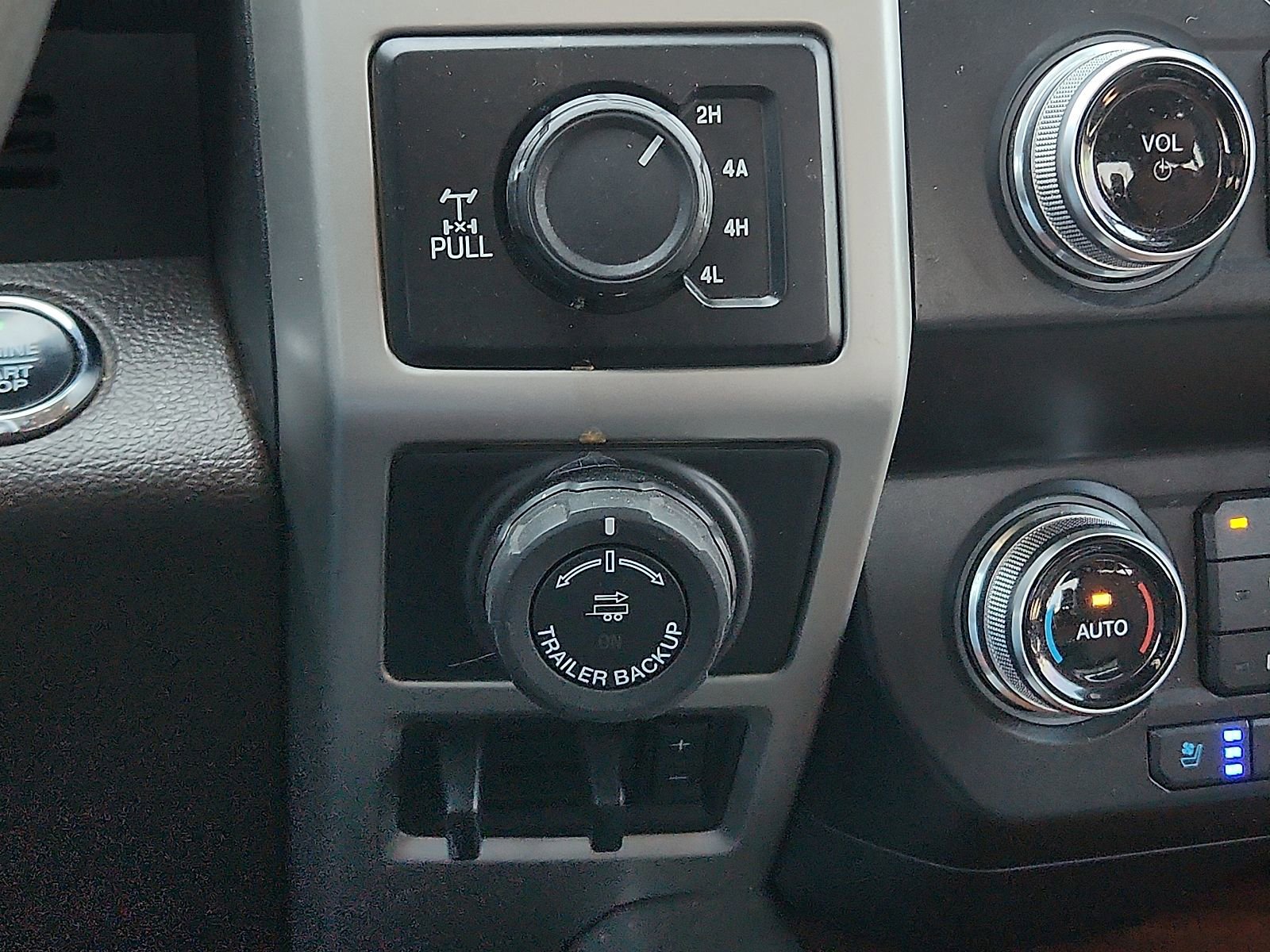Used 2019 Ford F150 King Ranch w/ Equipment Group 601A Luxury AWD/4WD image 14
