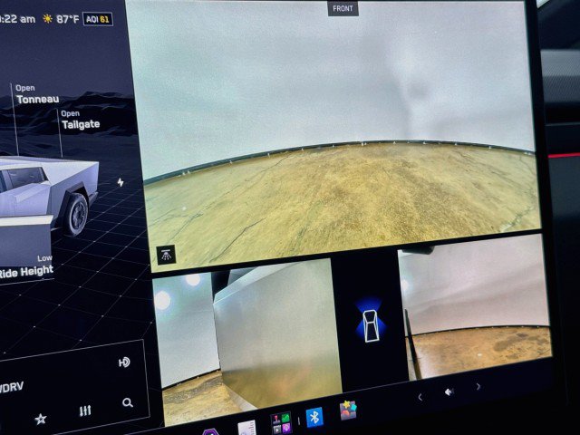 Used 2024 Tesla Cybertruck AWD Crew Cab image 13