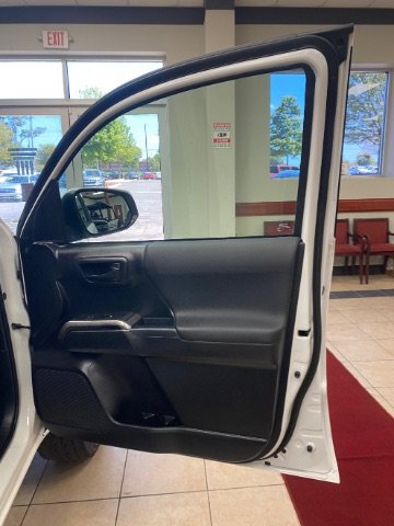 Used 2021 Toyota Tacoma 2WD Double Cab image 9
