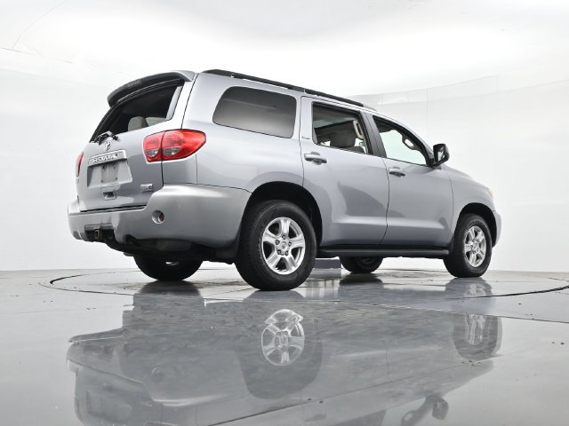 Used 2017 Toyota Sequoia SR5 AWD/4WD image 32