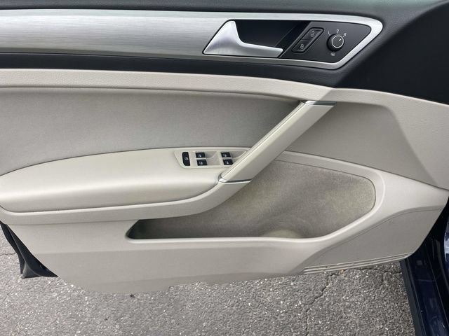Used 2017 Volkswagen Golf S FWD image 24