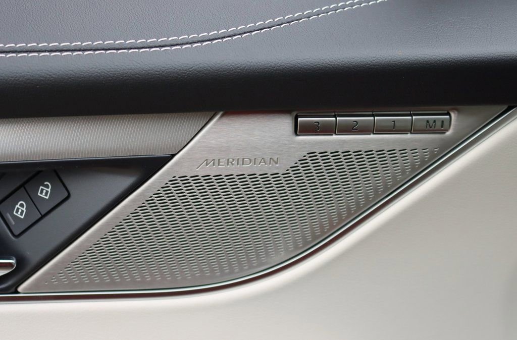 Used 2026 Jaguar F-PACE R-Dynamic S image 12