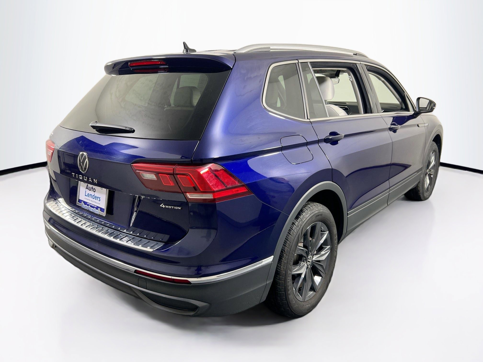 Used 2022 Volkswagen Tiguan SE AWD/4WD image 5