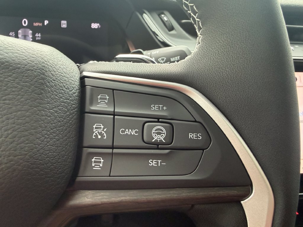 New 2026 Jeep Grand Cherokee Limited w/ Limited Altitude Package AWD/4WD image 16