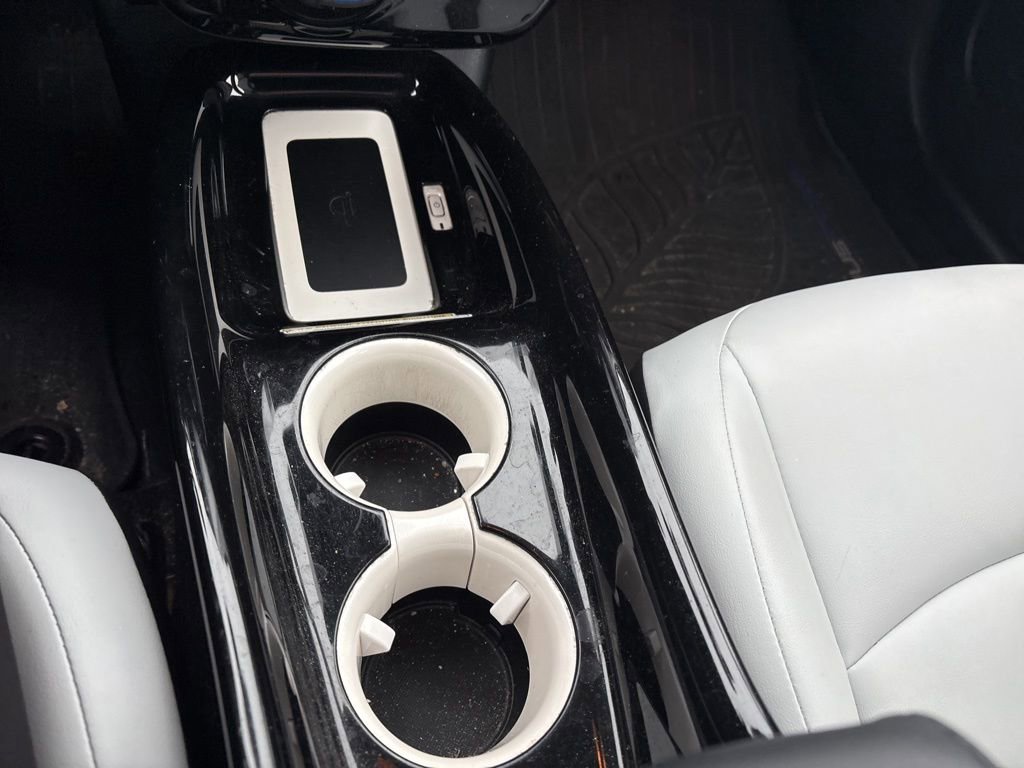 Used 2017 Toyota Prius Prime Premium image 14