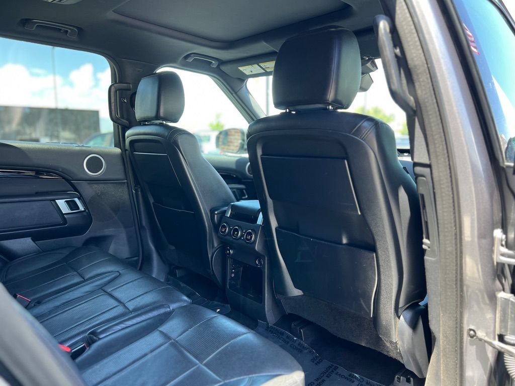 Used 2020 Land Rover Discovery SE AWD/4WD image 26