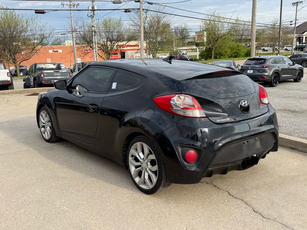 Used 2013 Hyundai Veloster w/ Style Pkg image 8