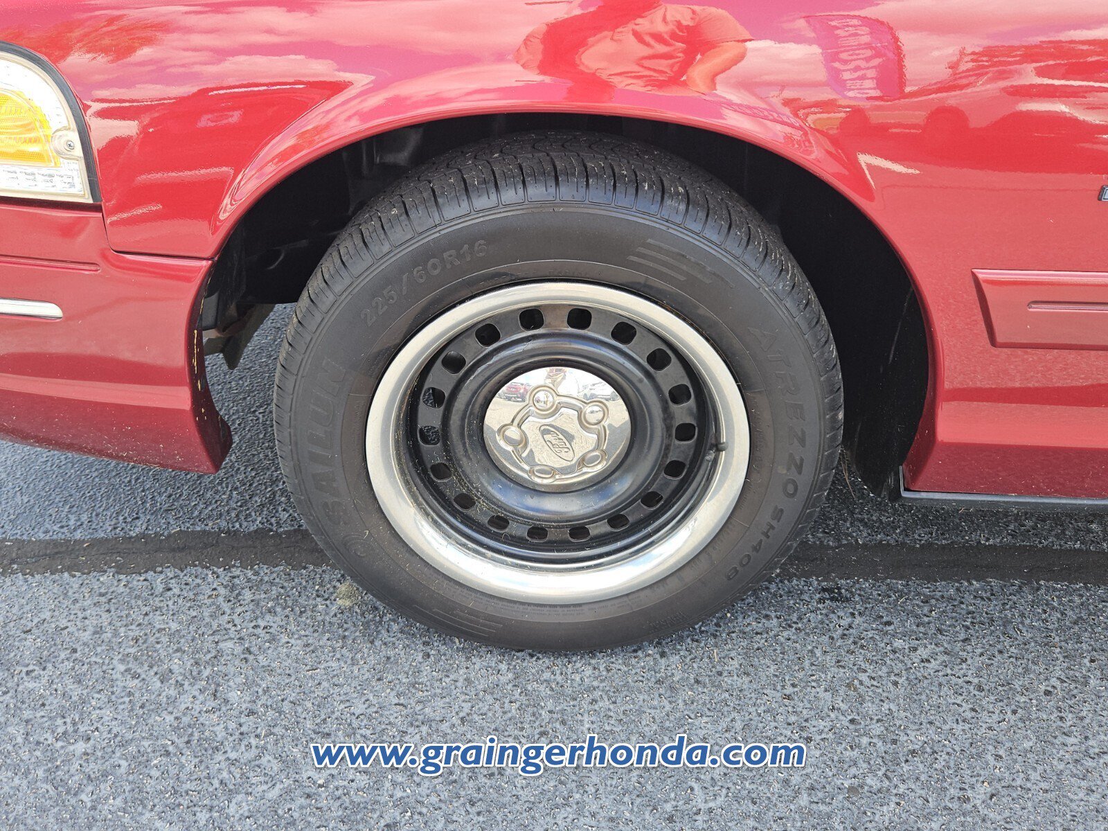 Used 2000 Ford Crown Victoria RWD image 9