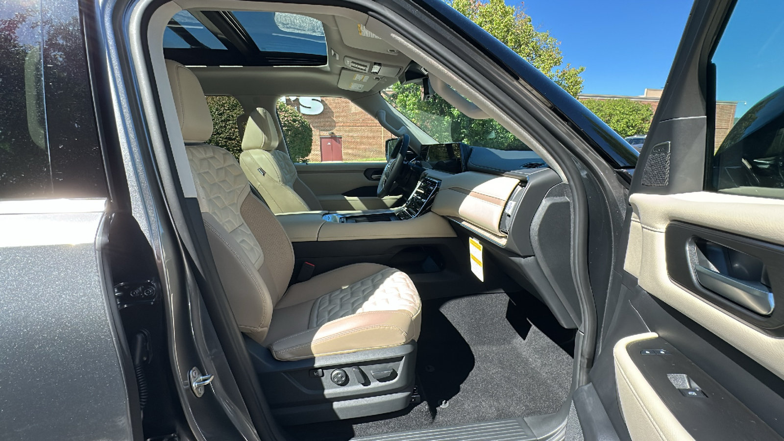 New 2026 Nissan Armada Platinum Reserve AWD/4WD image 9