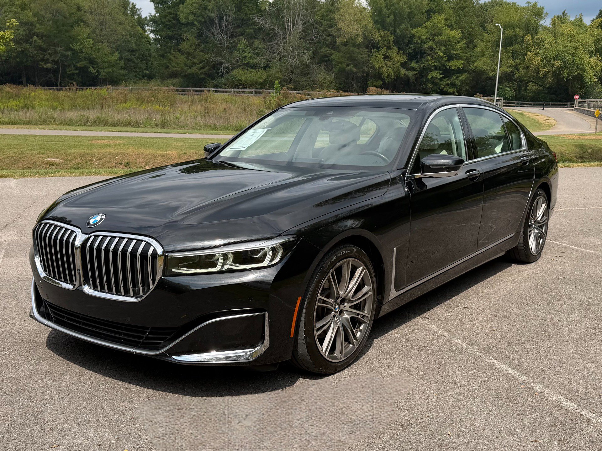 Used 2021 BMW 740i RWD image 2