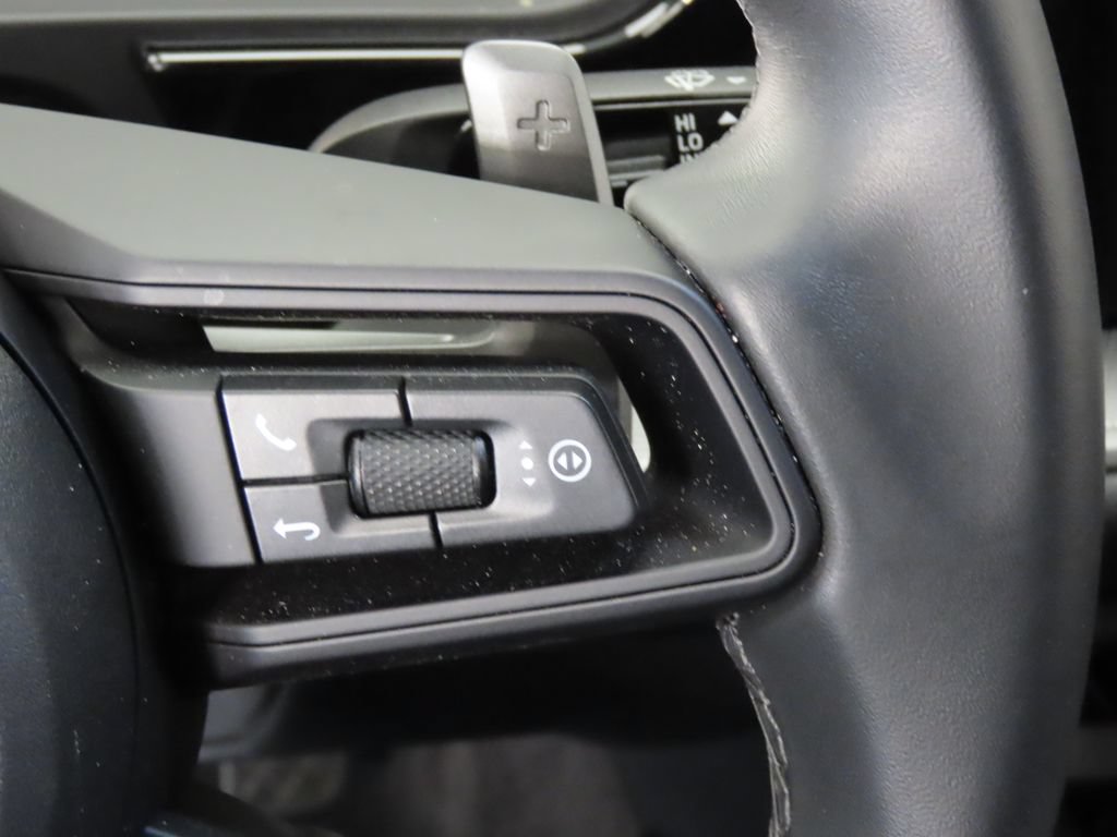 Certified 2024 Porsche Cayenne AWD/4WD image 21