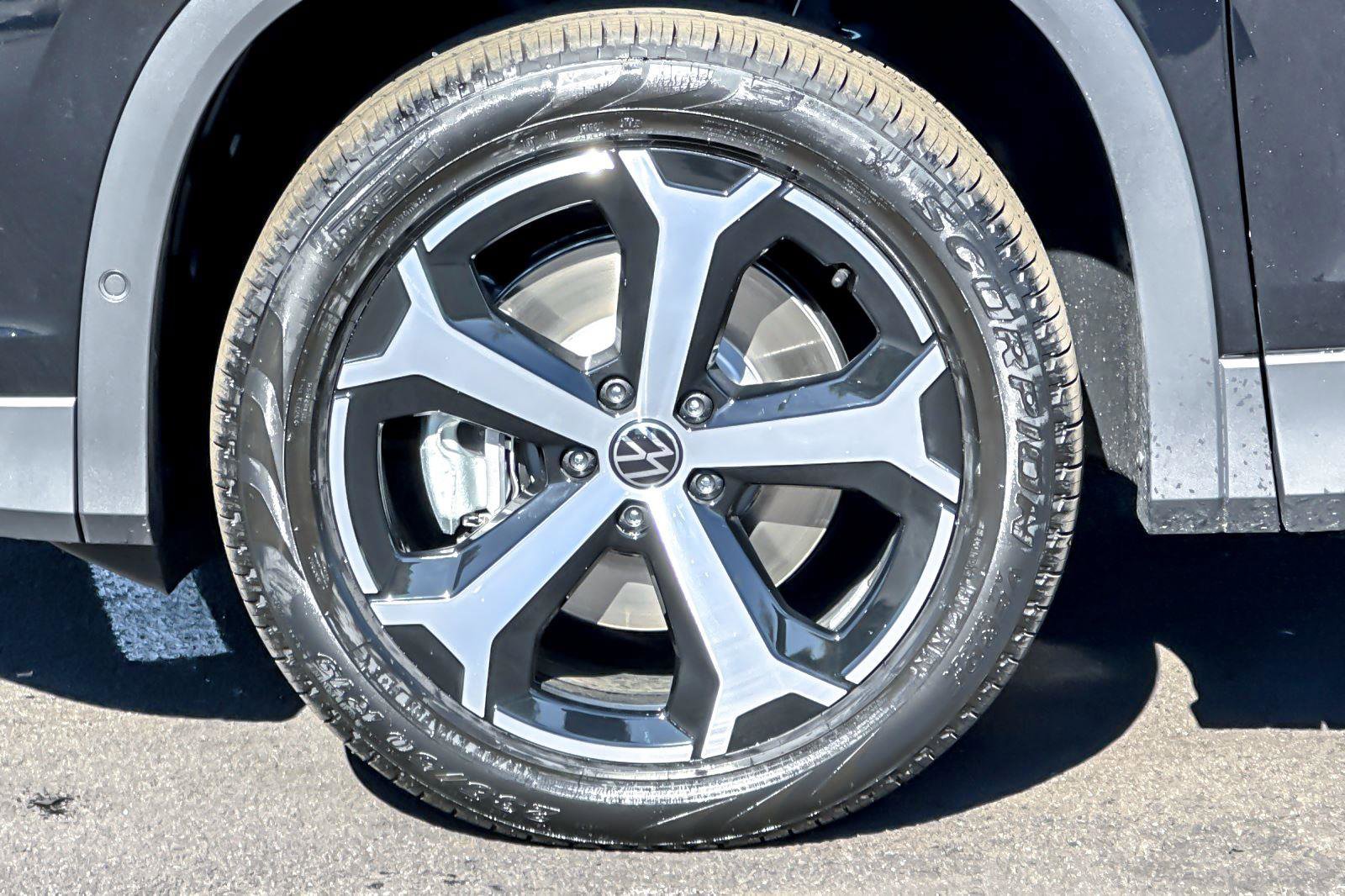 New 2026 Volkswagen Tiguan SE image 24