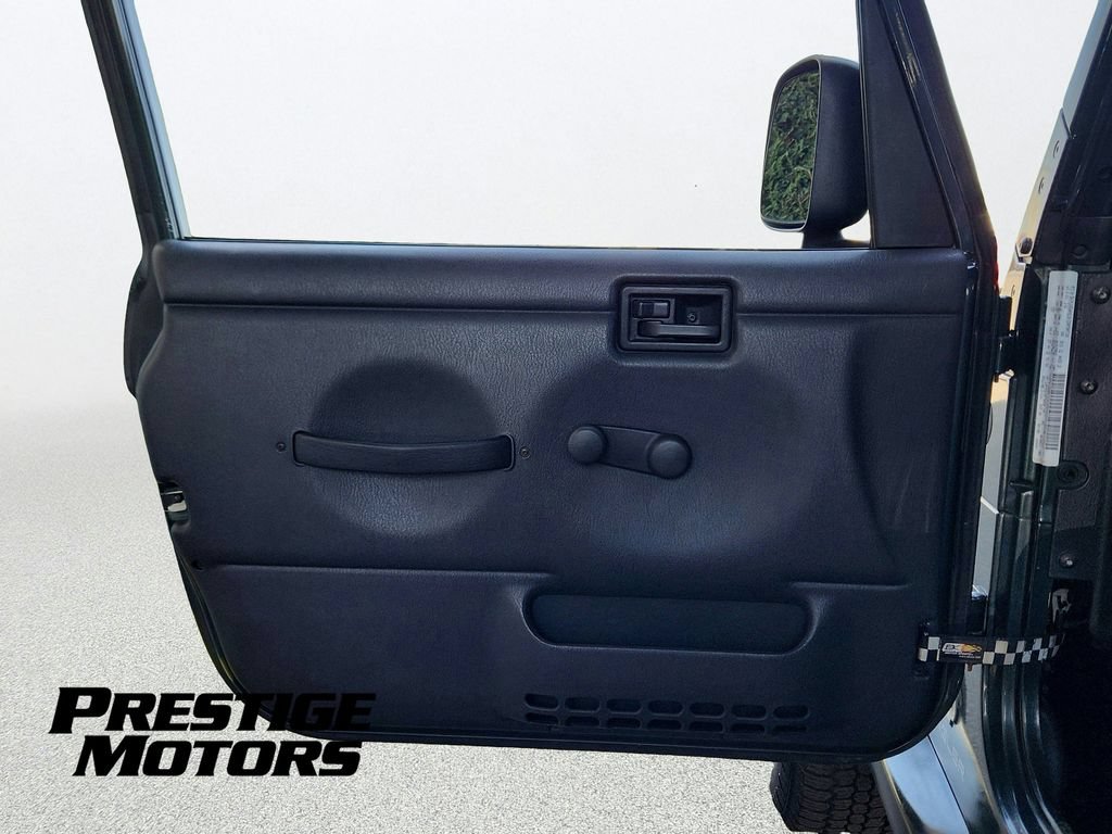 Used 2004 Jeep Wrangler SE AWD/4WD image 14