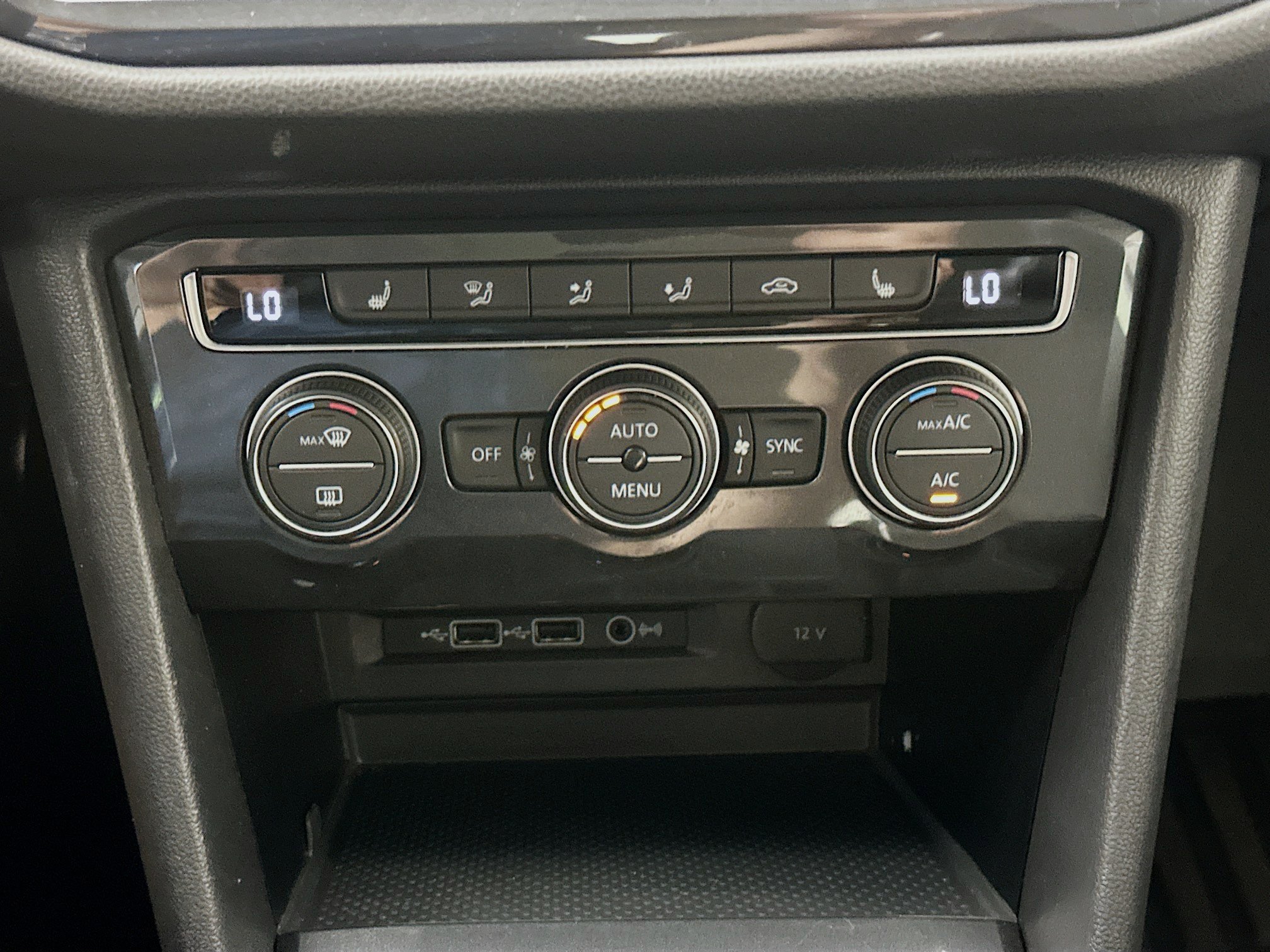 Used 2019 Volkswagen Tiguan SE w/ Panoramic Sunroof Package FWD image 23