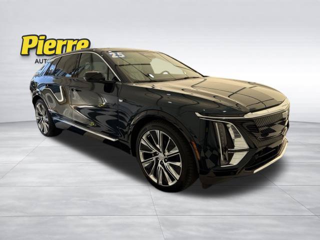 Used 2025 Cadillac Lyriq Luxury w/ LPO, Floor Liner Package AWD/4WD image 8