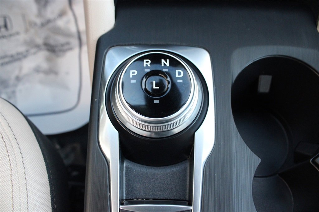 Used 2020 Ford Escape SE image 18